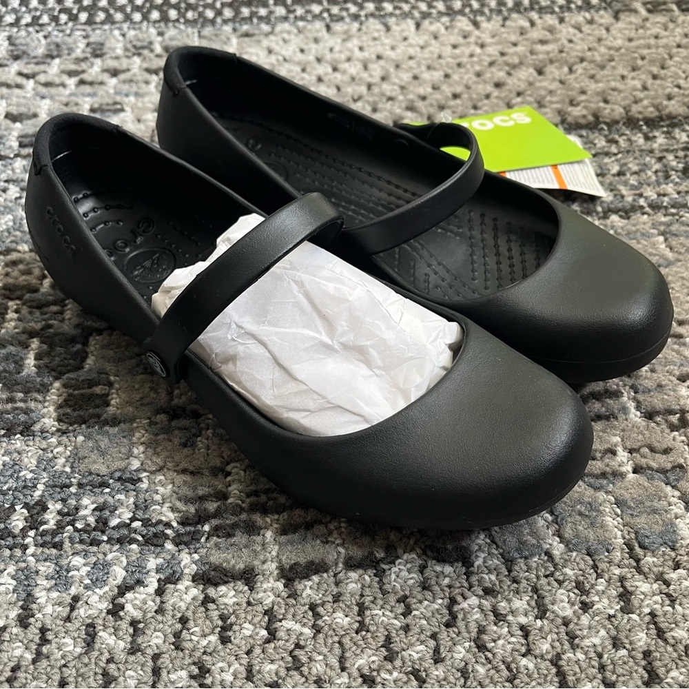 🐊 NWT Crocs Women’s Alice Work Slip Resistant Slip-On Shoes in Black, Size 8